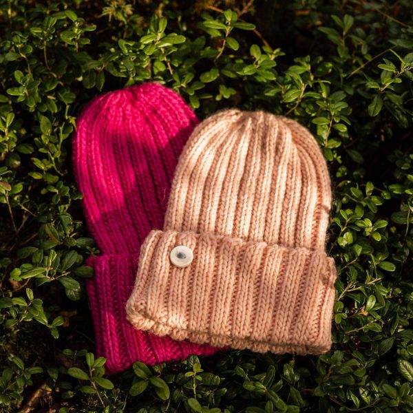 Woolen hand-knitten beanie by Yulia Benzar from Aurora Shop Lapland Finland.